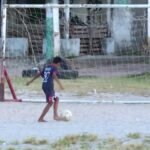 moradores-do-bairro-passare,-em-fortaleza,-cobram-reforma-do-campo-do-sobral,-ja-com-gramado-gasto