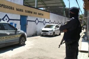 onda-de-violencia-paralisa-aulas-em-16-escolas-no-bairro-vicente-pinzon,-em-fortaleza