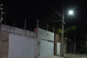 moradores-do-bairro-ancuri,-em-itaitinga,-denunciam-invasoes-frequentes-a-residencias