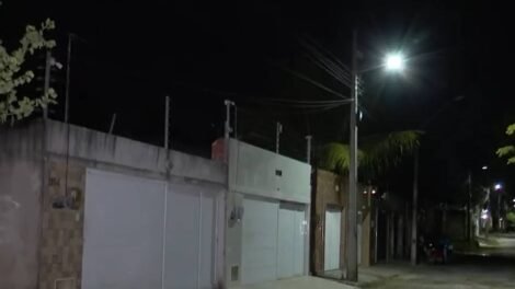 moradores-do-bairro-ancuri,-em-itaitinga,-denunciam-invasoes-frequentes-a-residencias
