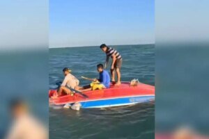 video-mostra-momento-do-resgate-de-tres-pescadores-apos-12-horas-a-deriva-no-mar-do-ceara