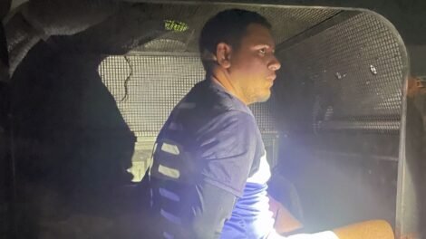 “lojinha”-de-cocaina-e-desmantelada-em-pacajus/ce-e-homem-e-preso-apos-xingar-agentes-de-seguranca