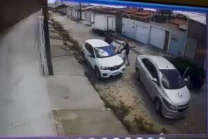 motorista-de-aplicativo-e-feito-refem-durante-assalto-em-rua-do-bairro-ancuri,-em-itaitinga