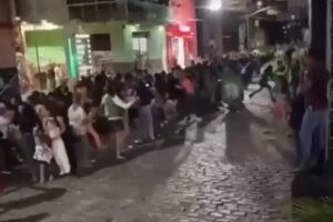 50-pessoas-ficaram-feridas-em-queda-de-arquibancada-durante-desfile-de-7-de-setembro-em-aratuba