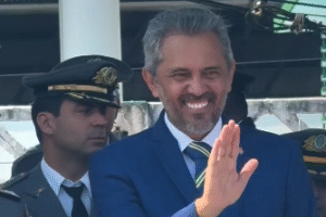 elmano-de-freitas-participa-do-desfile-civico-militar-de-7-de-setembro-em-fortaleza