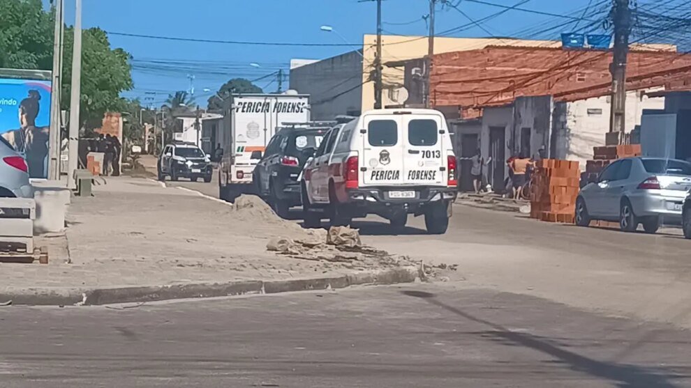ataque-a-tiros-contra-grupo-que-bebia-em-calcada-deixa-um-morto-e-tres-feridos-em-fortaleza