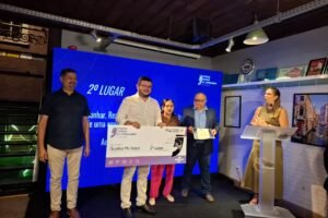 jovem-pan-news-fortaleza-92,9-fm-conquista-2o-lugar-na-etapa-estadual-do-premio-sebrae-de-jornalismo 