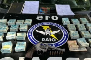 agiota-e-preso-em-quixeramobim/ce-apos-ameacar-devedores-com-revolver-e-reter-cartoes-bancarios