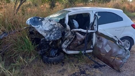 motorista-morre-apos-carro-bater-de-frente-com-caminhao-tanque-na-br-116,-em-cascavel/ce