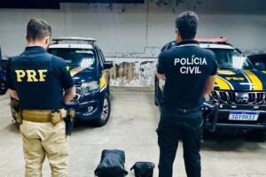 mulher-e-presa-com-5-kg-de-cocaina-em-onibus-durante-abordagem-policial-em-milagres