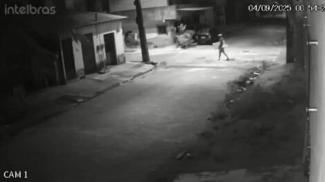 carro-e-furtado-durante-a-madrugada-no-bairro-rachel-de-queiroz,-em-fortaleza