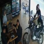 motociclista-perde-controle-e-invade-padaria-apos-tentar-desviar-de-carro-no-centro-do-crato-(ce)