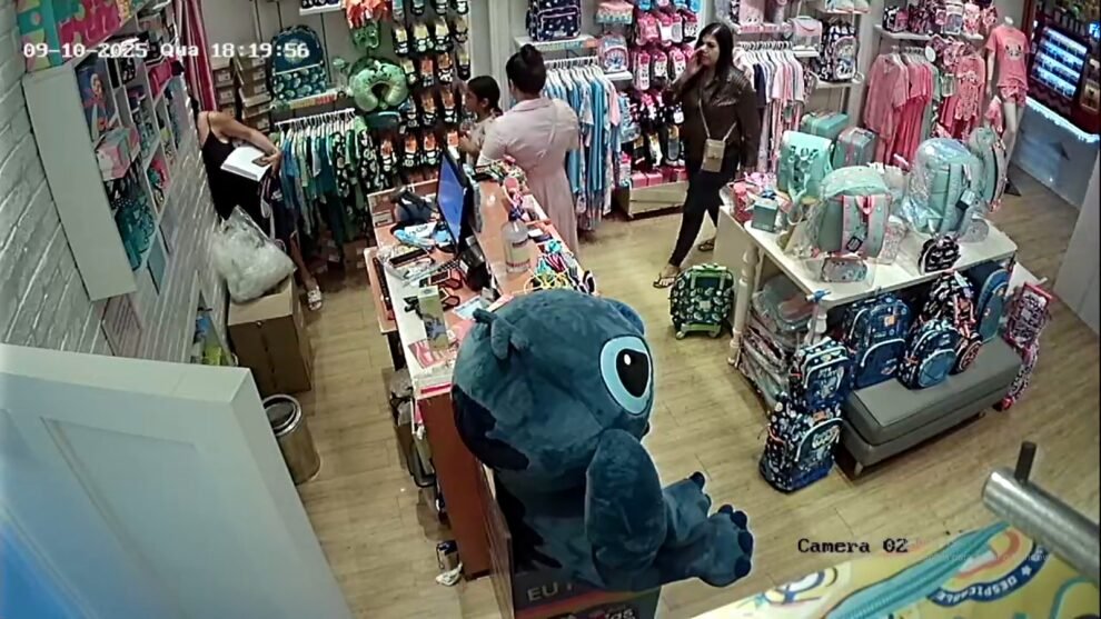 duas-mulheres-furtam-roupas-e-outros-produtos-de-loja-infantil-em-shopping-no-bairro-papicu,-em-fortaleza