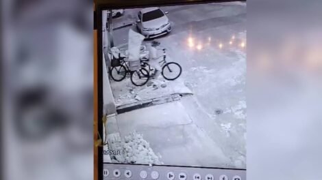 criminosos-furtam-gelagua-e-o-levam-na-garupa-da-bicicleta-apos-invadir-casa-em-reforma-em-fortaleza