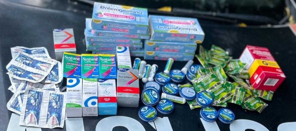 dupla-e-presa-apos-furtar-mais-de-50-medicamentos-de-farmacia-em-itapaje,-no-interior-do-ceara