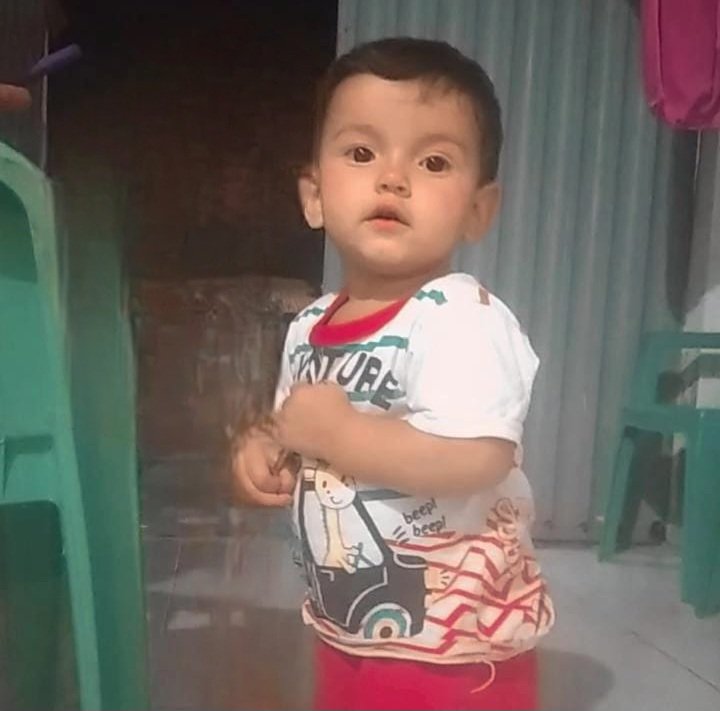 crianca-de-3-anos-morre-eletrocutada-ao-tocar-em-carregador-de-celular-danificado-em-quixada,-no-ce