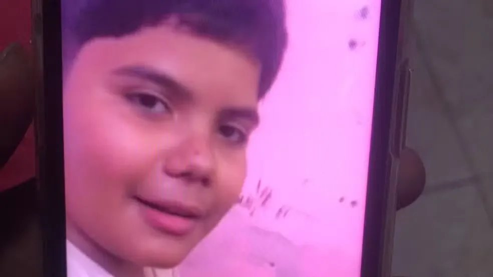 adolescente-de-14-anos-e-assassinado-a-tiros-enquanto-caminhava-em-pacatuba