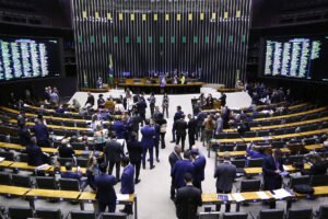 veja-como-votaram-os-deputados-cearenses-na-urgencia-para-aprovar-anistia