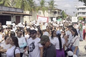 antes-de-julgamento,-moradores-de-jericoacoara-protestam-contra-taxa-de-acesso-a-vila,-no-ceara