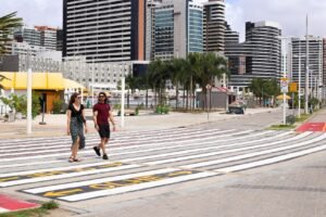 av.-beira-mar-de-fortaleza-tera-faixa-exclusiva-para-pedestres-e-corredores-neste-fim-de-semana