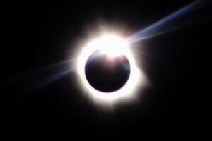 eclipse-solar-de-setembro:-veja-data,-horario-e-como-assistir-ao-vivo