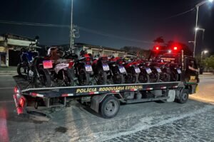 policia-cancela-“rolezinho”-no-siqueira,-em-fortaleza,-com-apreensao-de-motos-e-aplicacao-de-dezenas-de-multas