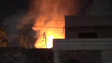 incendio-e-registrado-em-galpao-de-padaria-industrial-em-maracanau,-no-ceara