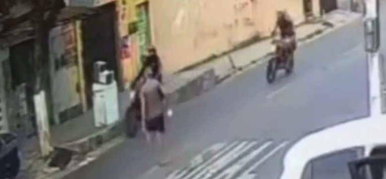 idoso-morre-atropelado-por-moto-ao-sair-de-padaria-em-avenida-de-fortaleza