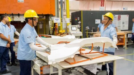 industria-cearense-cresce-mais-que-o-dobro-da-media-nacional-no-segundo-trimestre-de-2025