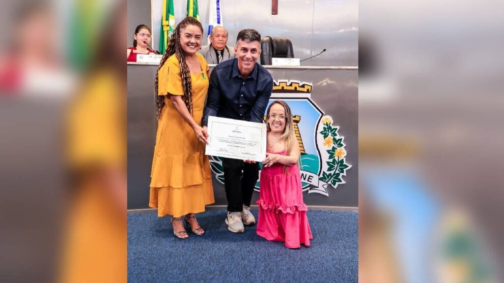gaida-dias-e-homenageada-em-sessao-solene-na-camara-de-fortaleza-pelos-10-anos-da-lei-de-inclusao