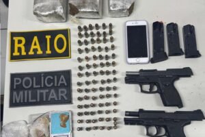 apos-tiroteio-em-escola,-pm-apreende-drogas-e-armas-em-imovel-abandonado-em-sobral/ce