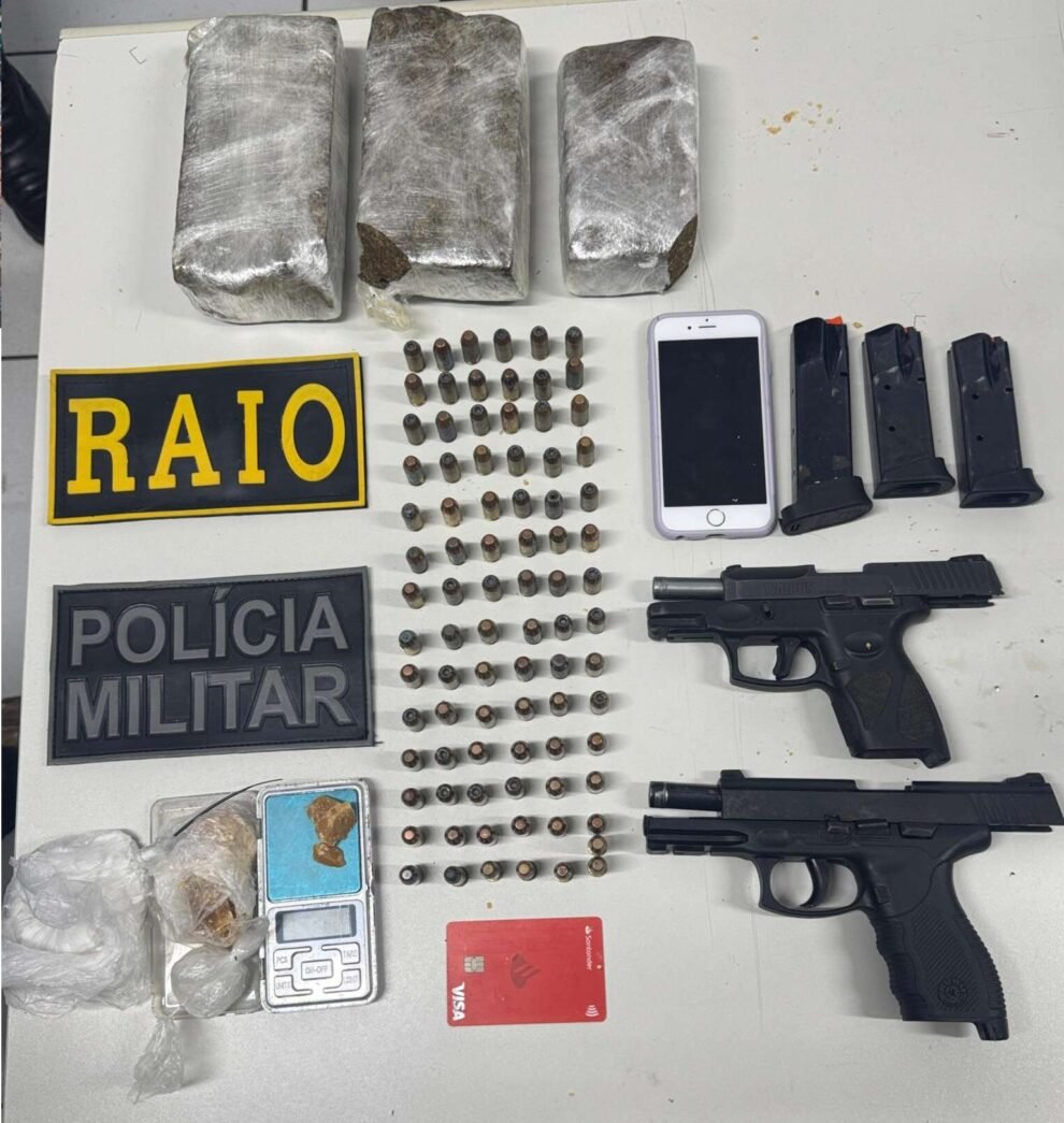 apos-tiroteio-em-escola,-pm-apreende-drogas-e-armas-em-imovel-abandonado-em-sobral/ce