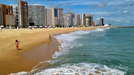 semace-libera-24-trechos-de-praias-de-fortaleza-para-banho-neste-fim-de-semana