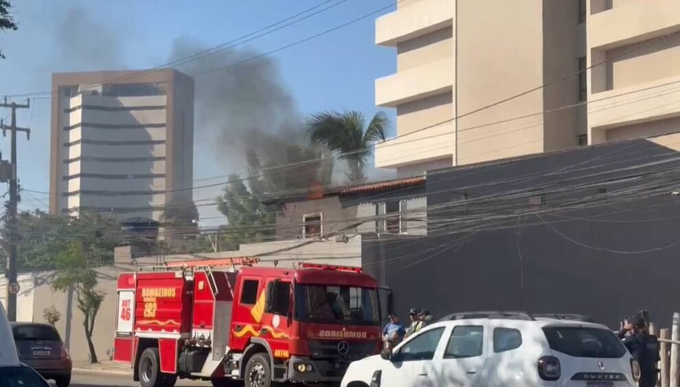 incendio-destroi-quarto-em-duplex-na-praia-do-futuro,-em-fortaleza
