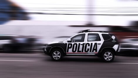 homem-pede-corrida-de-taxi,-rende-motorista-e-leva-todos-os-pertences-da-vitima
