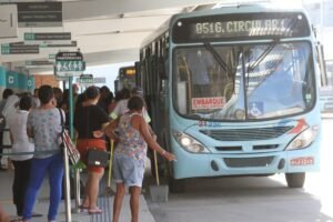 estudo-aponta-que-tarifa-de-onibus-em-fortaleza-esta-quase-r$-3-abaixo-do-valor-ideal;-entenda