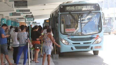 estudo-aponta-que-tarifa-de-onibus-em-fortaleza-esta-quase-r$-3-abaixo-do-valor-ideal;-entenda