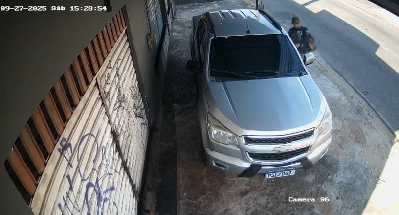 carro-e-furtado-no-bairro-montese,-em-fortaleza,-e-cameras-registram-toda-a-acao