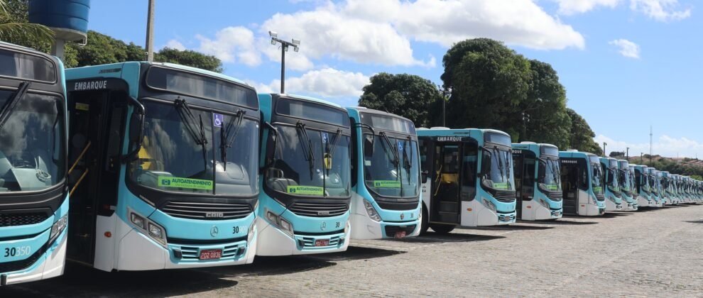 linhas-de-onibus-suspensas-em-fortaleza-retornarao-as-ruas-nesta-quarta-(1o),-anuncia-evandro-leitao