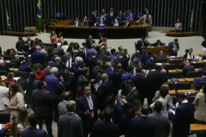camara-aprova-por-unanimidade-isencao-de-ir-ate-r$-5-mil-e-taxacao-para-os-mais-ricos
