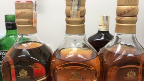 bares-do-ceara-reforcam-cuidado-na-compra-de-bebidas-apos-casos-de-intoxicacao-no-brasil
