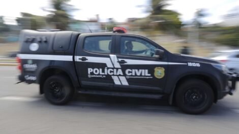 homem-e-preso-com-dois-carros-furtados-de-locadora-de-veiculos-em-cumbuco,-no-ceara