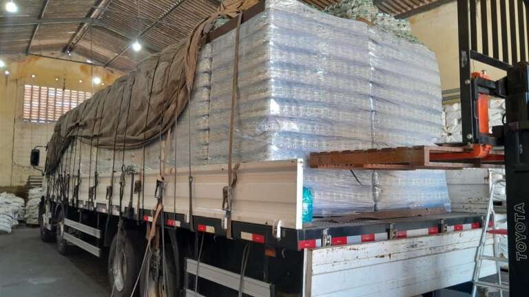 60-mil-garrafas-de-cachaca-apreendidas-no-ce-passarao-por-pericia-apos-risco-de-contaminacao-por-metanol