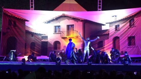 espetaculo-com-mais-de-300-atores-emociona-publico-em-caninde,-na-festa-de-sao-francisco