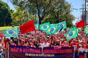 professores-de-fortaleza-paralisam-atividades-contra-a-reforma-administrativa-e-em-defesa-do-servico-publico