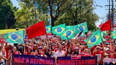 professores-de-fortaleza-paralisam-atividades-contra-a-reforma-administrativa-e-em-defesa-do-servico-publico