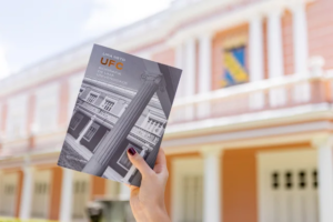biografia-da-ufc,-escrita-por-lira-neto,-tem-lancamento-com-distribuicao-gratuita-nesta-terca-feira-(07)