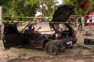 tres-pessoas-ficam-feridas-apos-carro-perder-o-controle-e-causar-acidente-grave-em-fortaleza