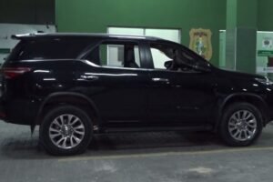 homem-e-assaltado-ao-sair-de-supermercado-em-fortaleza-e-tem-o-carro-roubado
