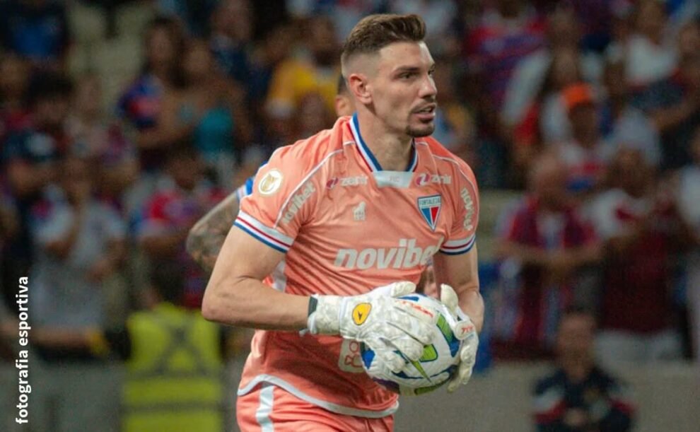 fortaleza-confirma-cirurgia-de-joao-ricardo;-goleiro-deve-ficar-fora-por-seis-meses